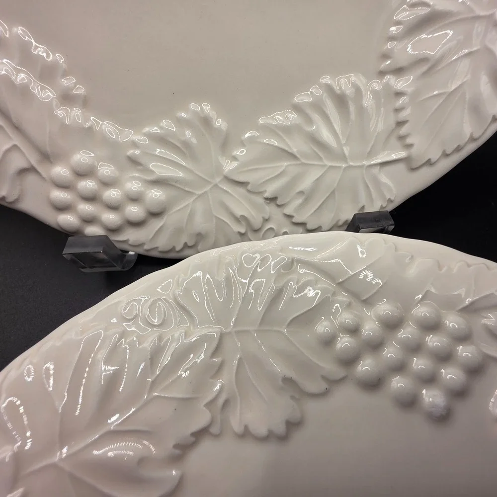 Williams-Sonoma Napa Cream Salad Plates Embossed Grape/Leaves 9